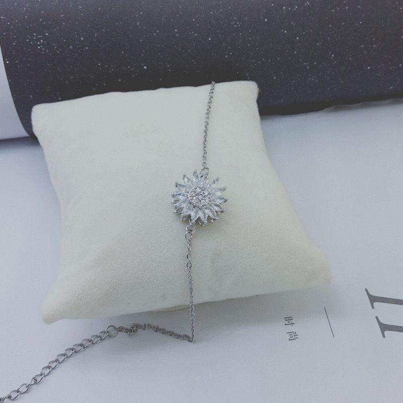 Spinning Bloom Rotatable Bracelet